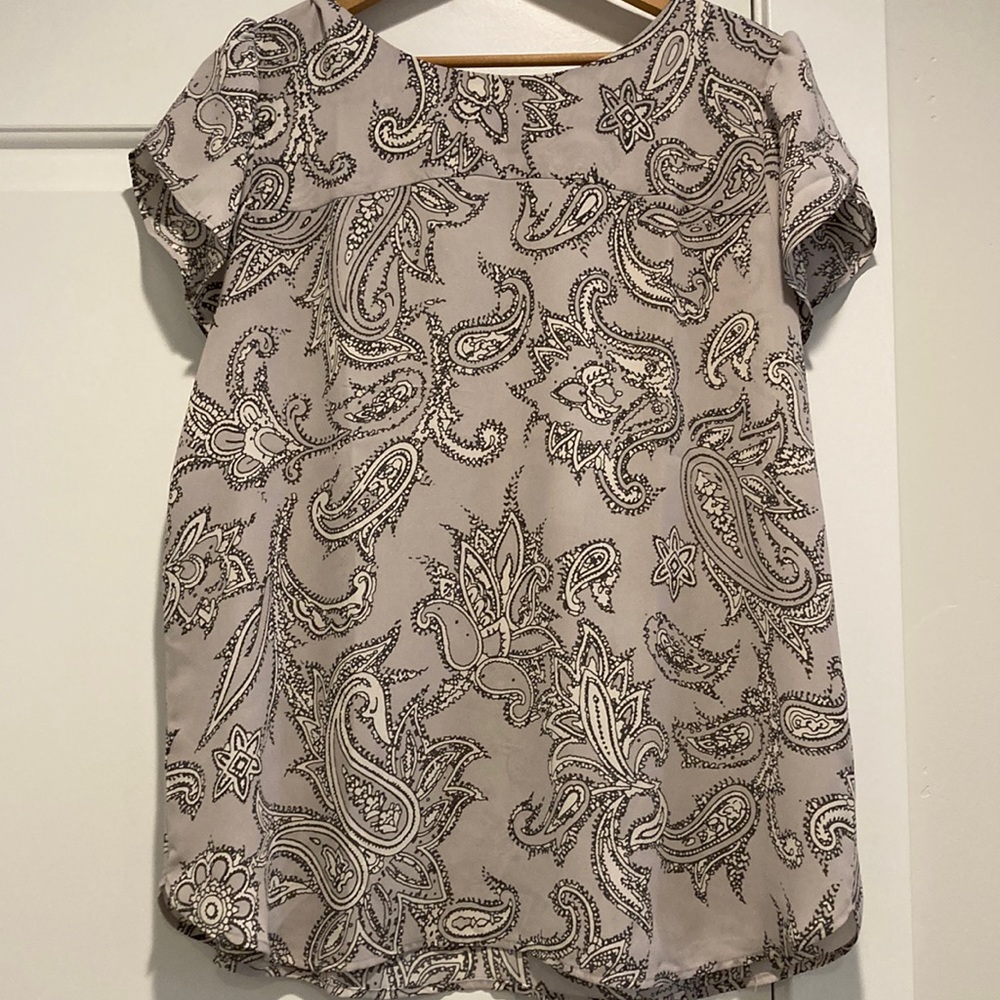 Loft tulip sleeve bar back blouse - gray paisley NWT